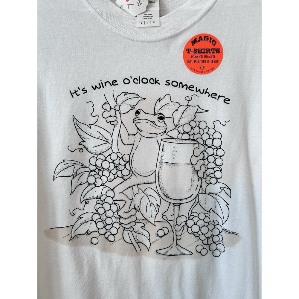 Gildan Magic T-Shirt "It's Wine O'Clock Somewhere" Color Change In Sun Size L